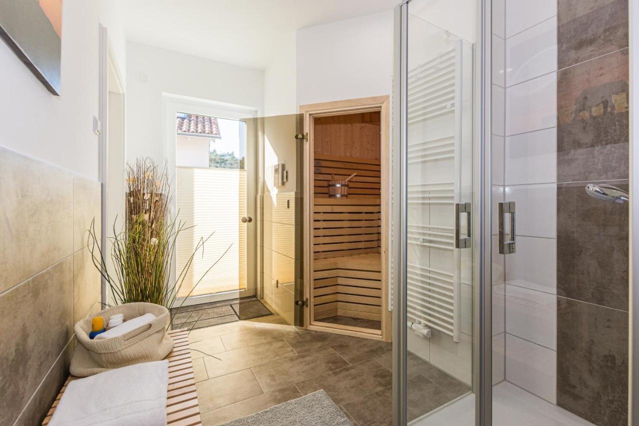 5 Sterne Ferienhaus Direkt Am See Mit Sauna-Kamin-Garten クラーコー・アム・ゼー エクステリア 写真